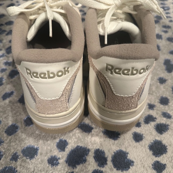 New w/ Tag Reebok Women's Beige Vital Neutral Club C Extra Sneakers - Size 8.5 - Picture 7 of 11